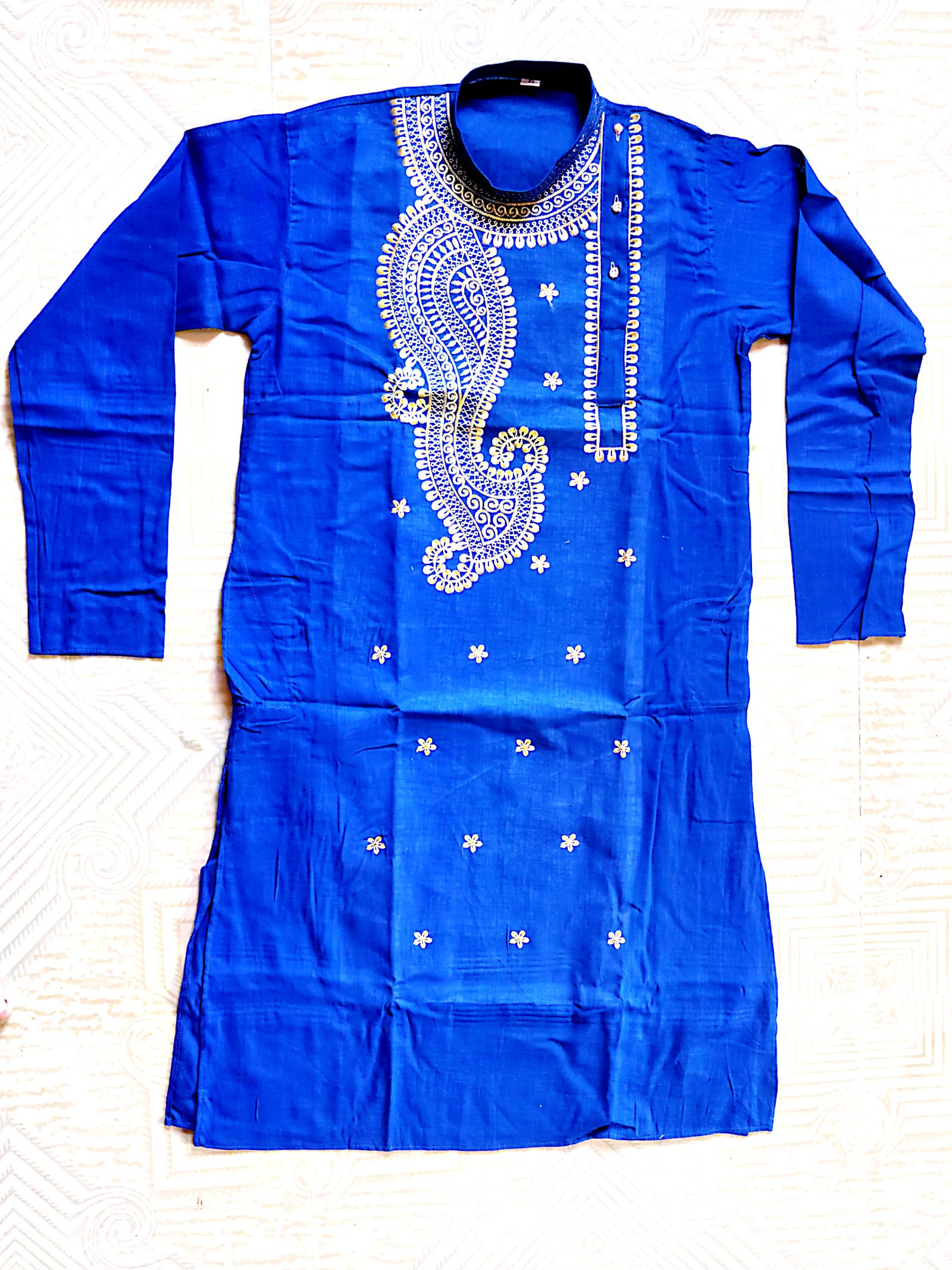 Royal Blue Cotton Embroidered Kurta: Festive Ethnic Wear with Intricate White Designs, Long Sleeves